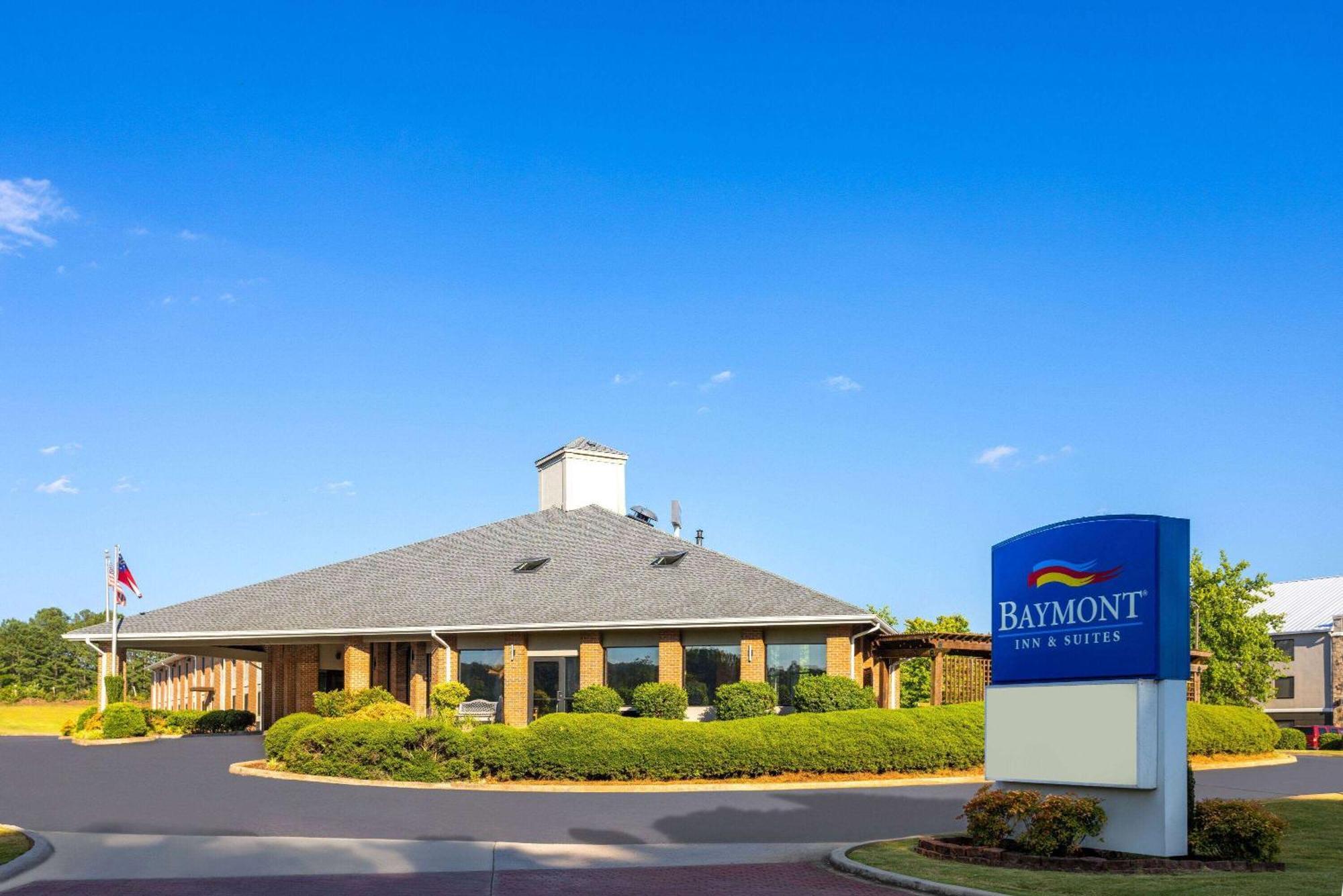 Baymont By Wyndham Lagrange Hotel Ngoại thất bức ảnh